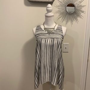 Like New Ann Taylor Shark Bite Tank Top